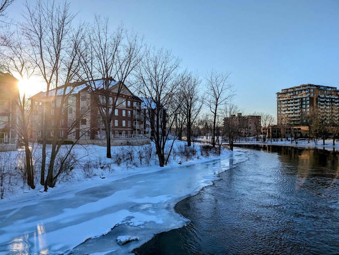Création de Chatbot IA sur Mesure pour Entreprises à Laval à Laval