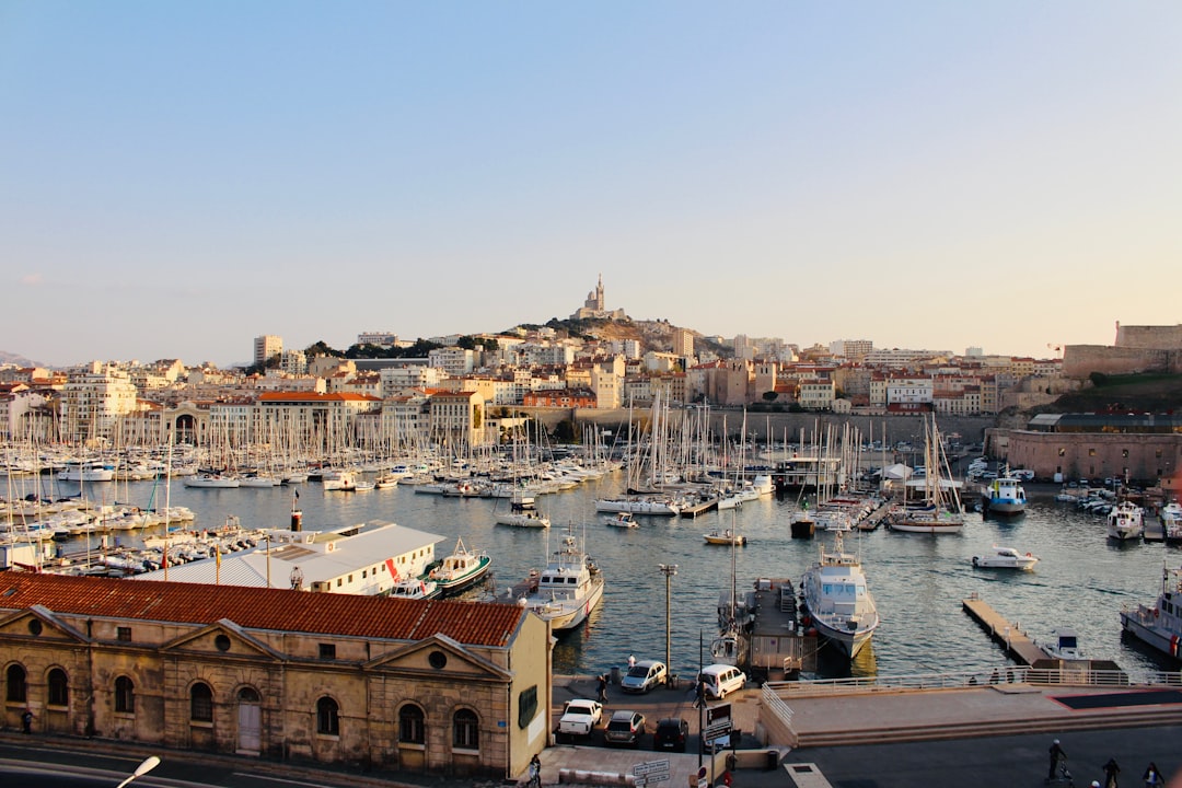 Création de Chatbot IA à Marseille : Votre Solution Sur-Mesure pour l'Innovation à Marseille
