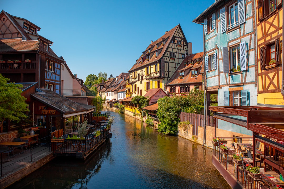 Création de Chatbot IA à Strasbourg : Votre Expert Local & Sur-Mesure à Strasbourg