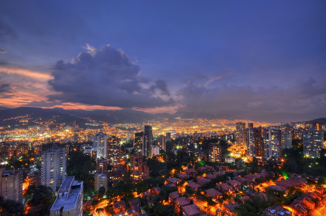 Creación de Chatbots IA a Medida en Medellín: Impulsa tu Negocio à Medellín