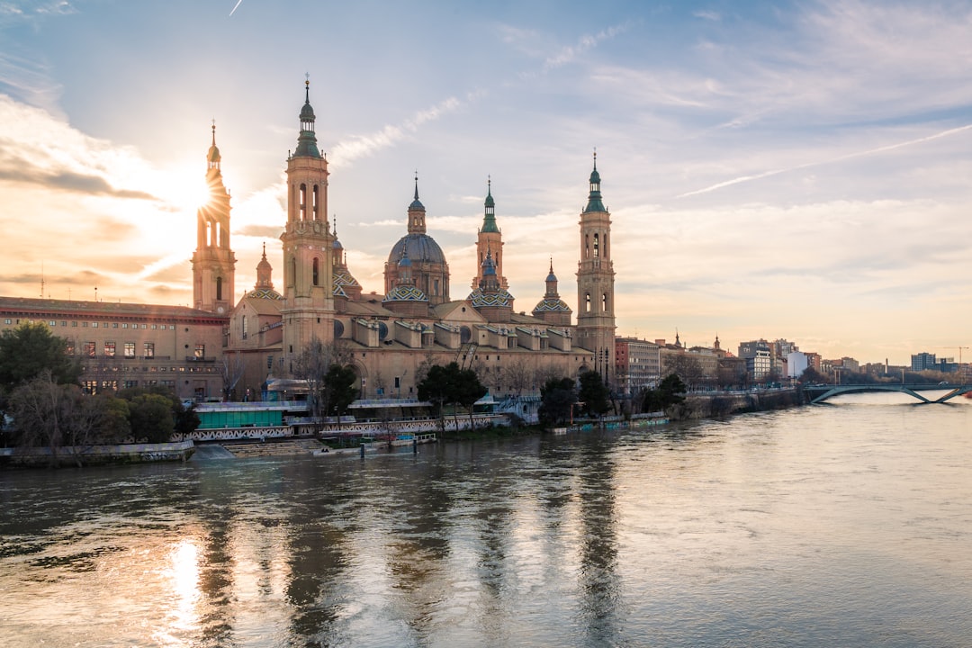 Creación de Chatbots IA a Medida para Empresas en Zaragoza à Zaragoza