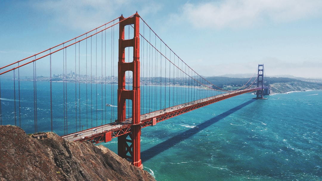 San Francisco AI Chatbot Creation: Custom Solutions for Bay Area Businesses à San Francisco