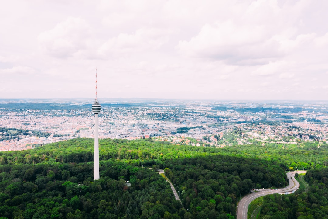 KI-Chatbot Entwicklung in Stuttgart: Ihr Digitaler Assistent für mehr Erfolg à Stuttgart